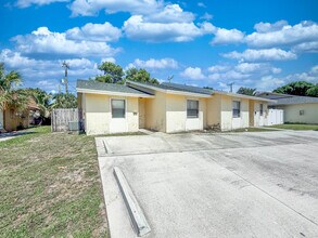 Building Photo - 3148 N Dixie Hwy
