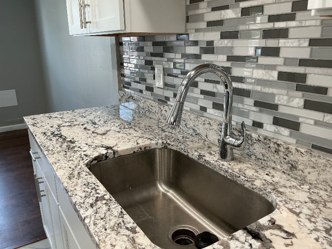 Building Photo - 14790 Tamarack Pl
