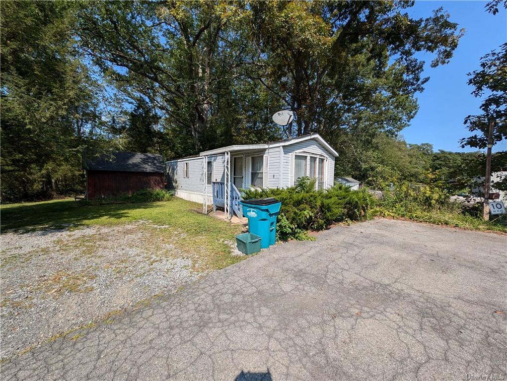 Primary Photo - 5 Willow Tree Ln