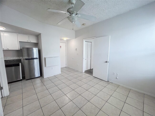 Building Photo - 1218 Drexel Ave