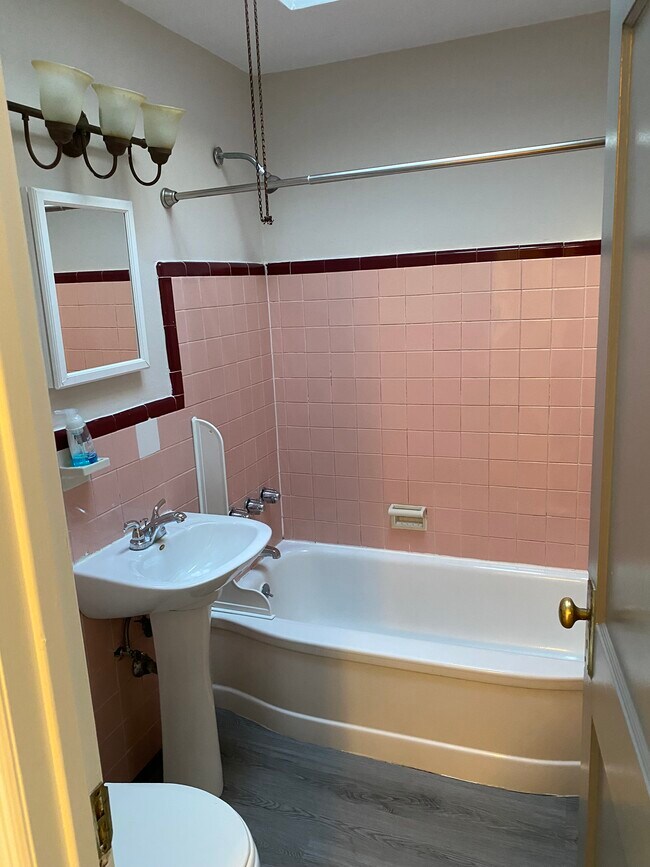 Bathroom - 1152 Elbridge St