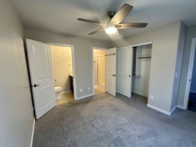 Foto del edificio - 305 S Wilson St