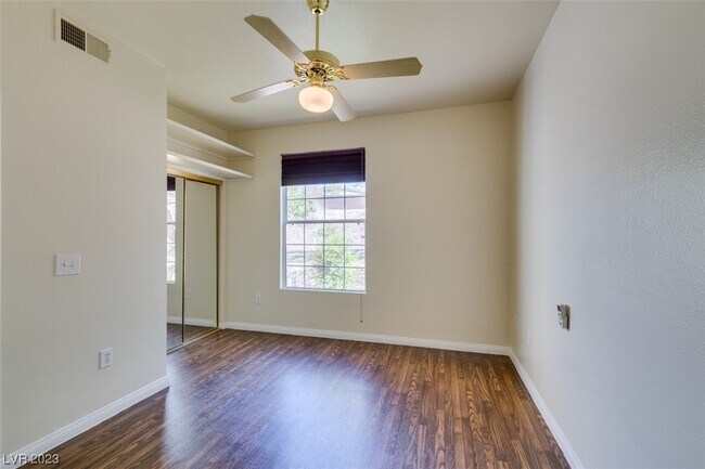 Building Photo - 231 W Horizon Ridge Pkwy