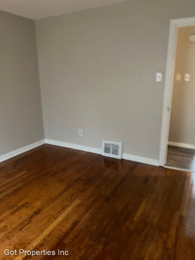 Foto del edificio - 3 br, 1 bath House - 8029 Patterson Dr