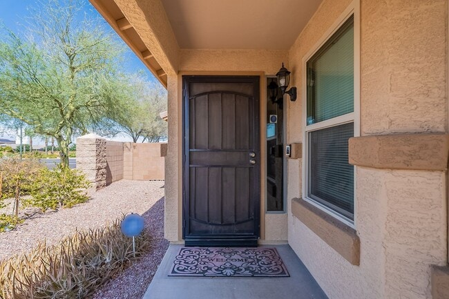 Building Photo - Stunning 4-Bedroom, 1.75-Bath Home Near South Mountain Section 8 Welcome