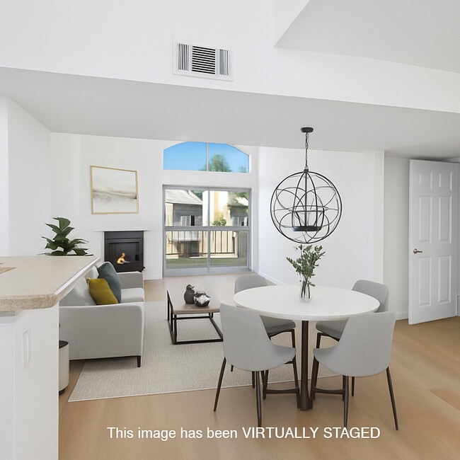 Building Photo - 5565 Canoga Ave