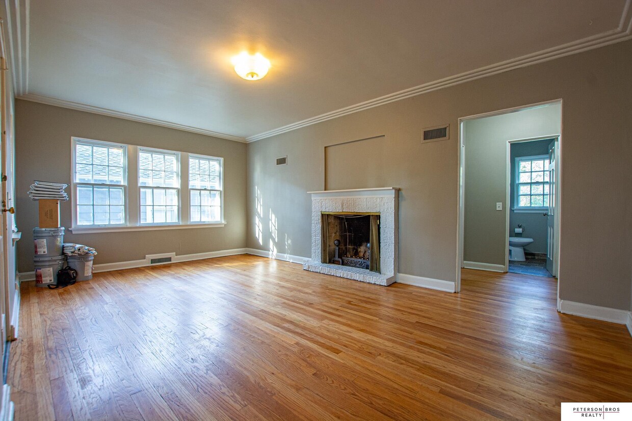 Primary Photo - 2034 N 49th St