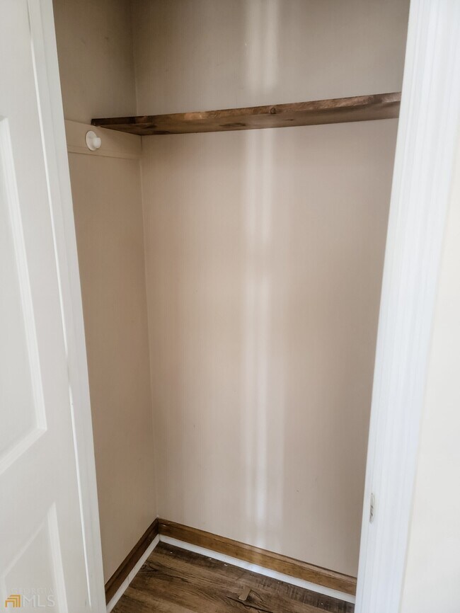 Foto del edificio - 2411 Deerfield Dr