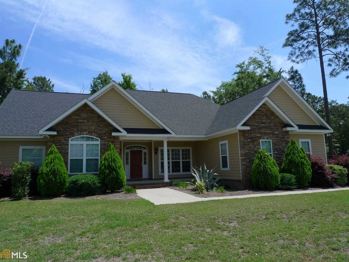 Primary Photo - 421 Myrtle Crossing Ln