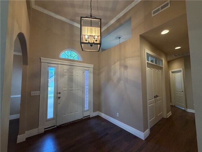 Building Photo - 4410 W Braymore Dr