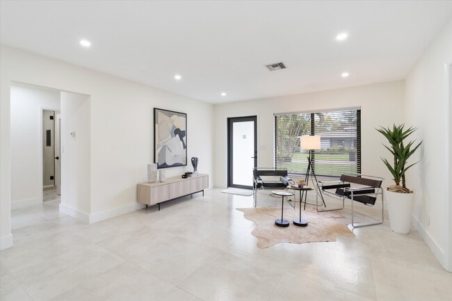 Photo - 1341 SW 10th St House