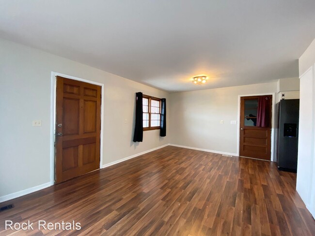 Building Photo - 3 br, 1 bath House - 14 E Detroit Dr