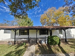 Building Photo - 307 W Gentry St