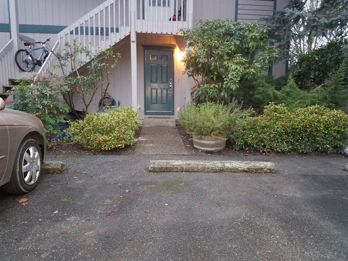 Primary Photo - 745 Rainier Blvd N