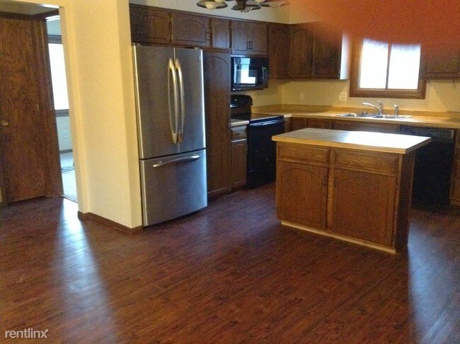 Building Photo - 15375 Trillium Cir