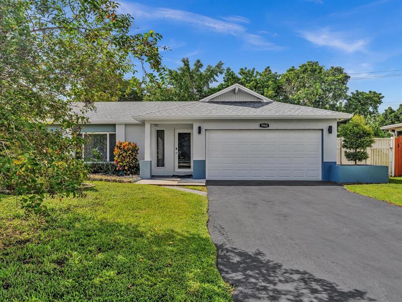 Foto principal - 9960 NW 23rd St