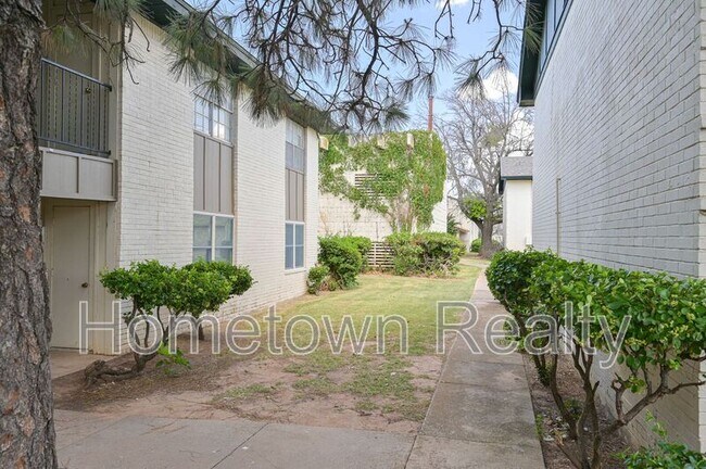 Foto del edificio - 1717 E Lindsey St