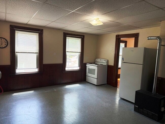 Building Photo - 85 Boyce St