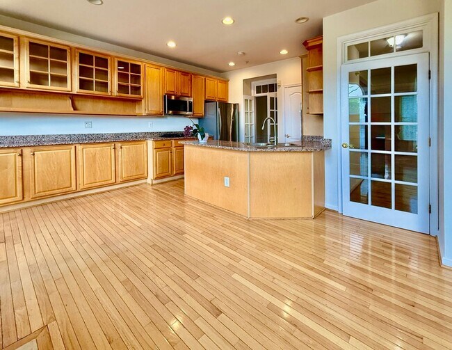Building Photo - 6130 Stonehenge Pl