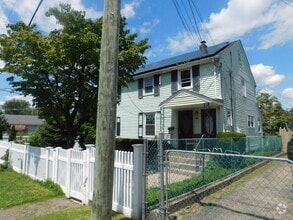 Building Photo - 6 Sheridan St