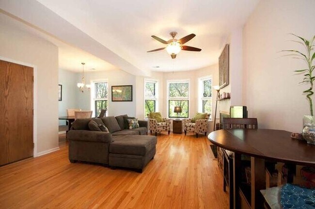 Foto del edificio - 6601 S Kimbark Ave