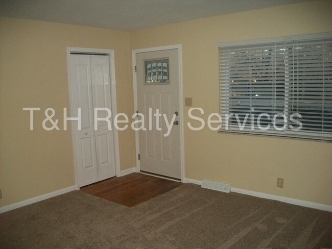 Foto del edificio - 7905 Dean Rd