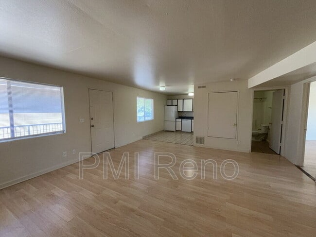 Foto del edificio - 690 Field St