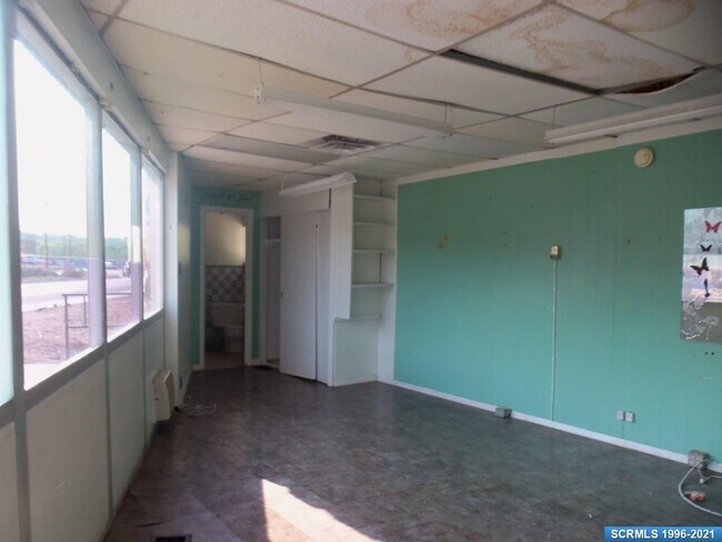 Building Photo - 207 US-180