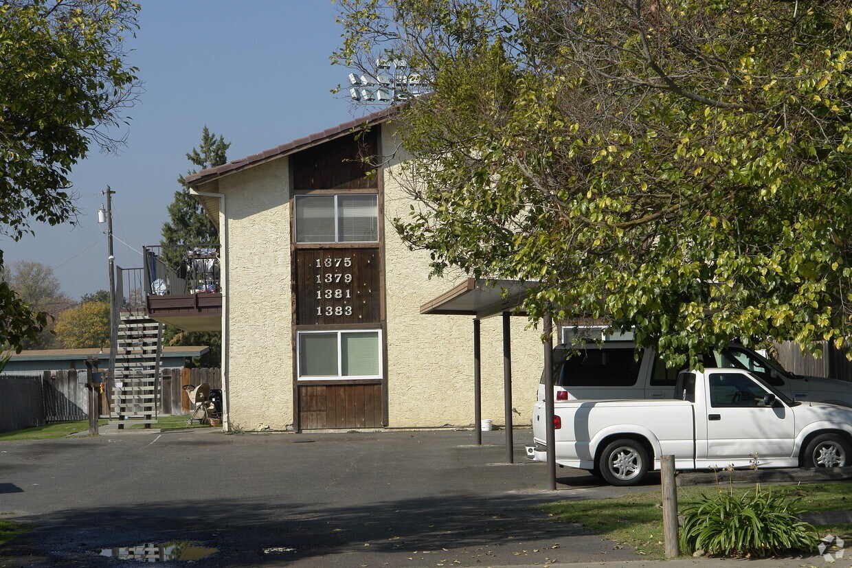 Primary Photo - 1375-1383 High St