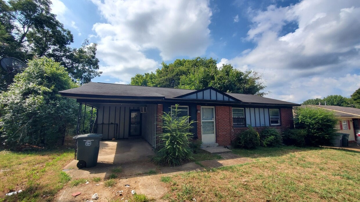 Primary Photo - 271 W Levi Rd