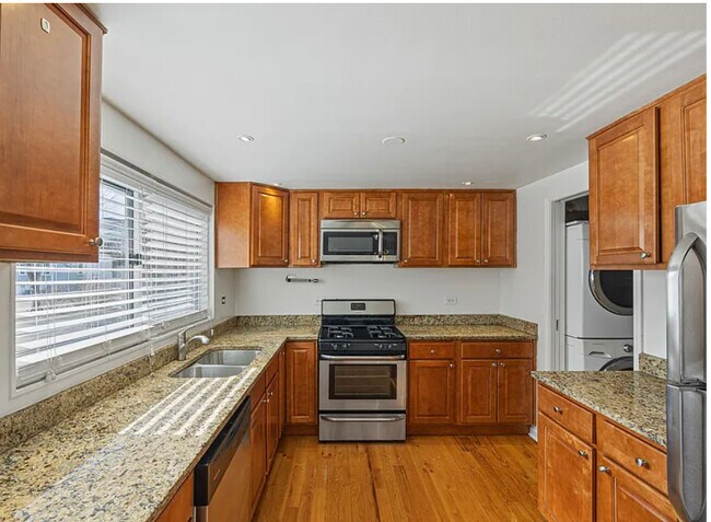 Foto del edificio - 426 Ridge Rd