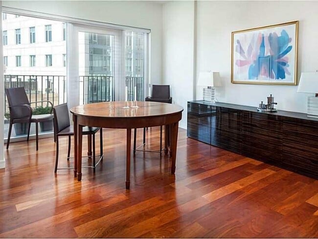 Foto del edificio - 100 W Exchange St