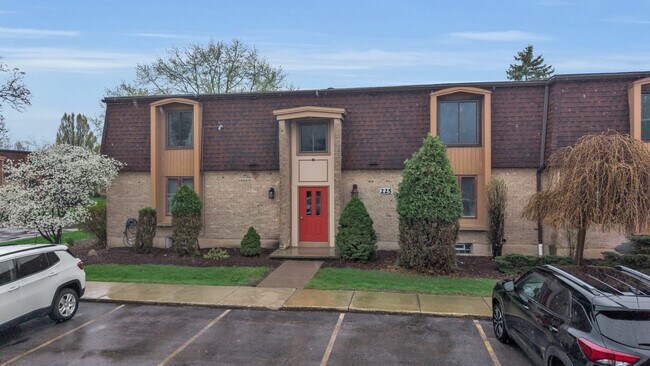 Foto del edificio - 225 Charter Oaks Dr