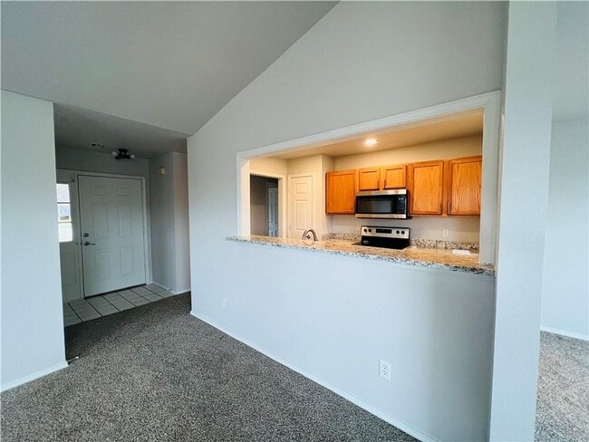 Building Photo - 3br 2ba home in the Shadowlake Subdivision!!