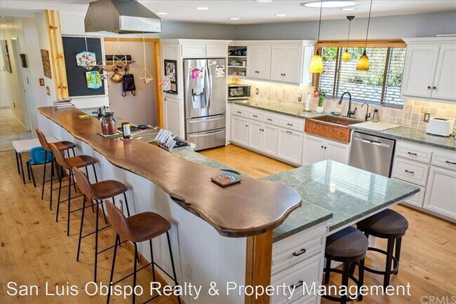 Foto del edificio - 4 br, 3 bath House - 3500 Colima