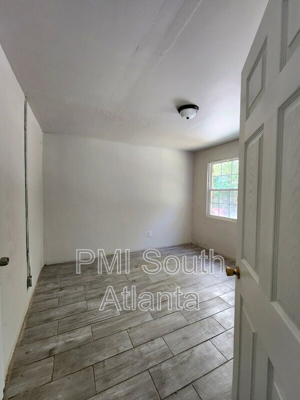 Foto del edificio - 2438 Felton Ave