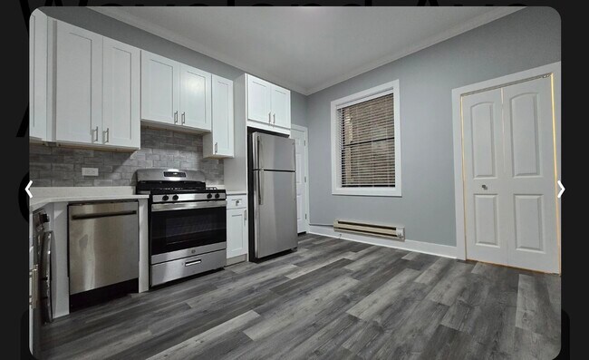 Foto del edificio - 923 W Waveland Ave