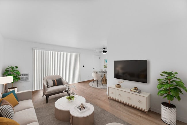 Building Photo - Serra 9hundred