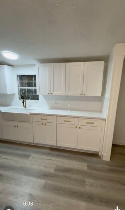 Foto del edificio - 5831 Dylan Dr