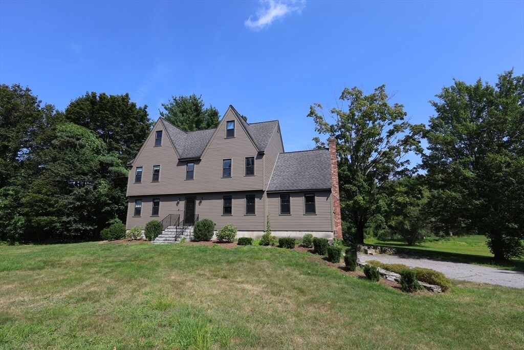 Foto principal - 17 Fairview Dr