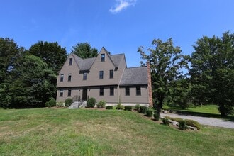 Building Photo - 17 Fairview Dr