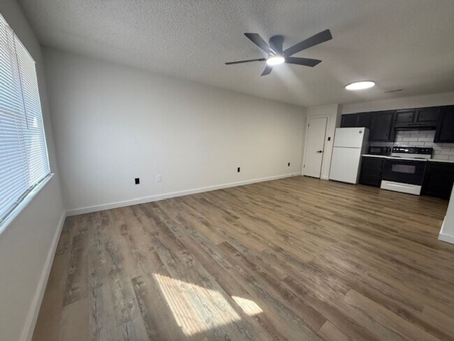 Foto del edificio - 1250 Elm St