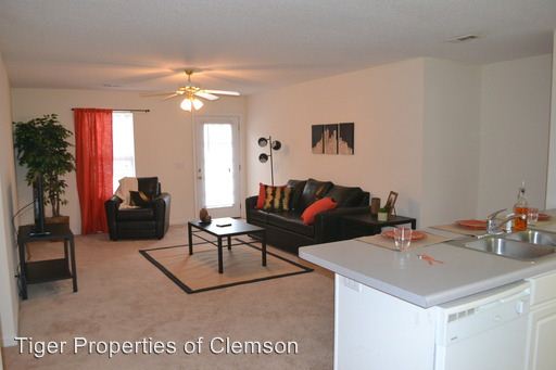 Building Photo - 100 Orange Ct