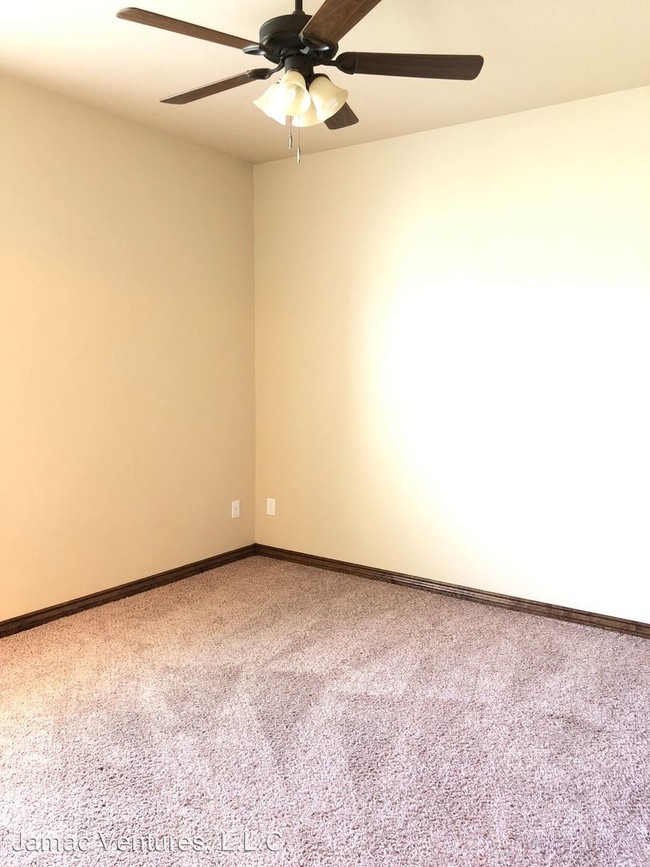Building Photo - 2 br, 2 bath Apartment - 101 Aspen Lane