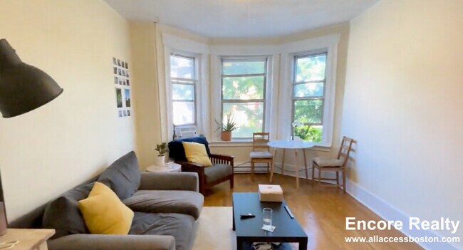 Foto del edificio - 883 Huntington Ave