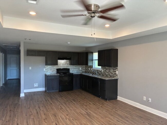 Building Photo - 3210 Bourland St