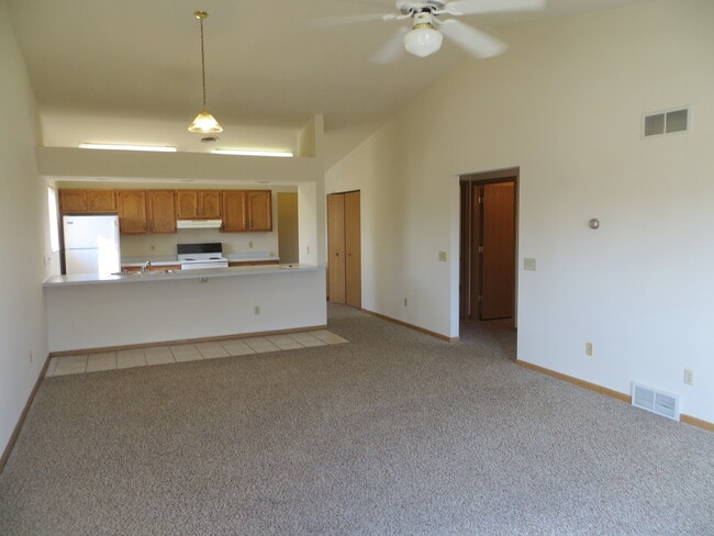 Building Photo - 716 20th St