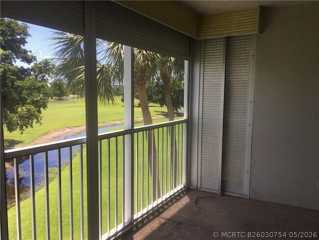 Foto del edificio - 2851 S Palm Aire Dr