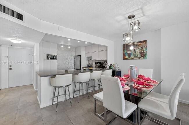 Foto del edificio - 2851 NE 183rd St