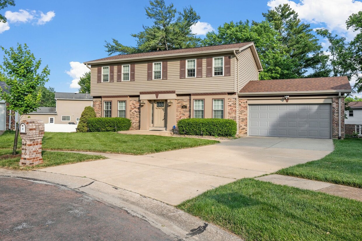 Primary Photo - Spacious 4-Bed, 3-Bath Family Home